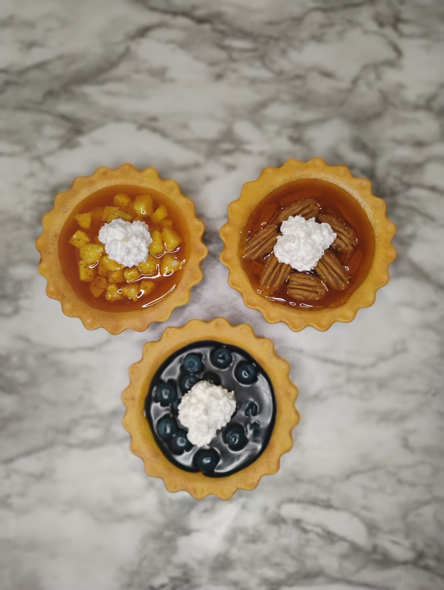 Apple pie candle
