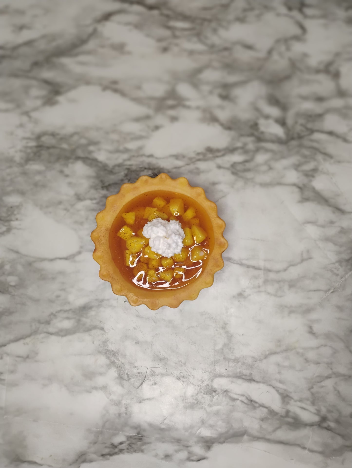 Apple pie candle