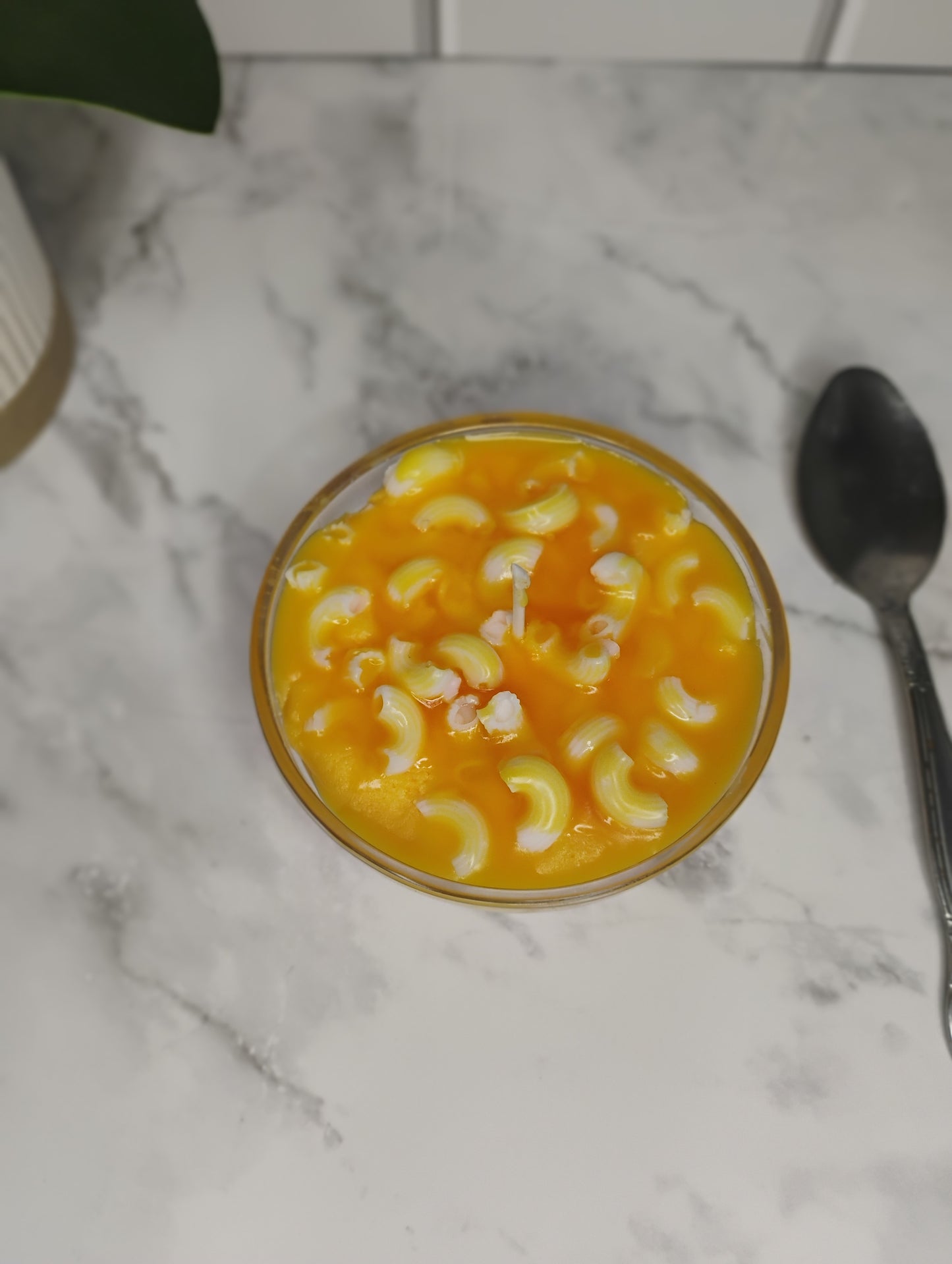 Mac and cheese candle